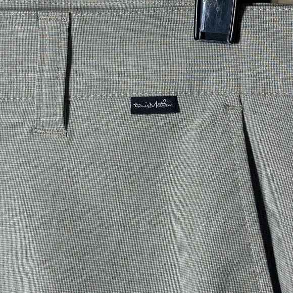 Travis Mathew Men’s Golf Shorts Beige Size 30 10” Inseam - Picture 4 of 8